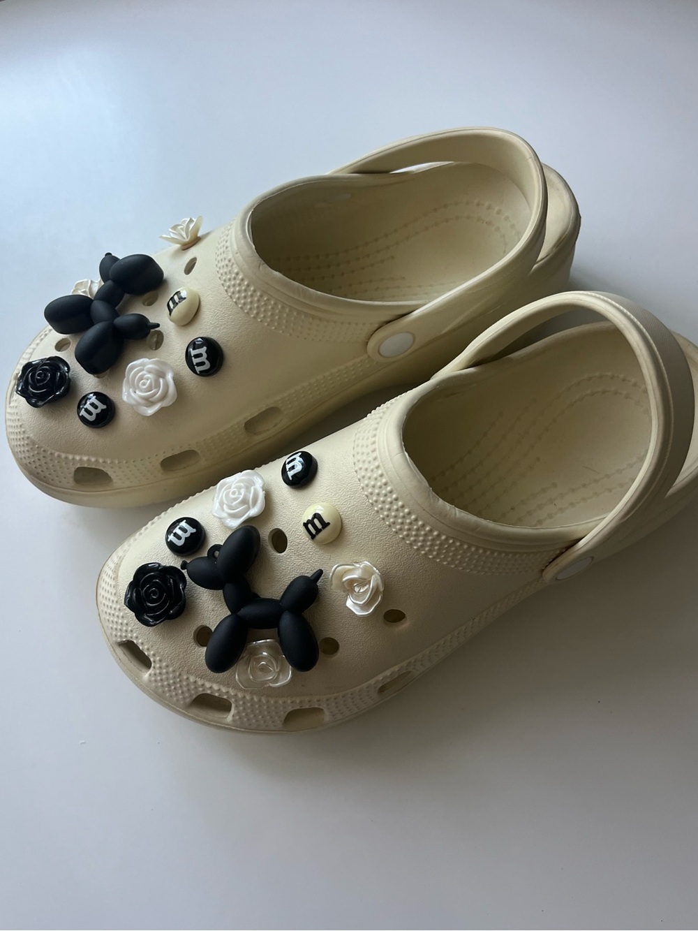 Cream Platform Crocs-Style Sandals with Black & White Charms- Women’s 9